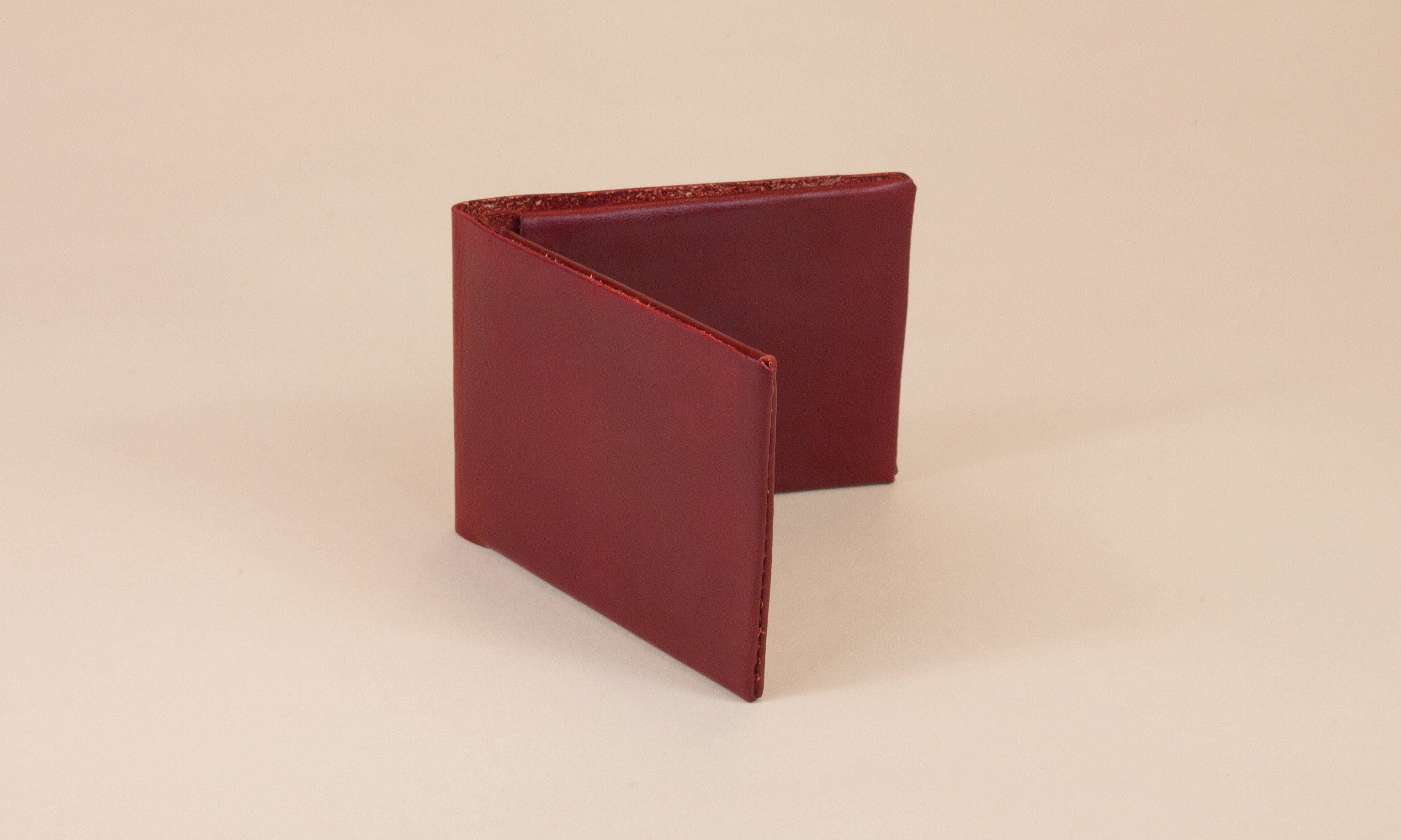 Bifold_Standing_Oxblood_3066x.